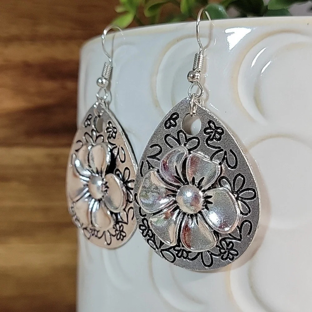 Hand Crafted Silver And Black Statement Earrings - image 3